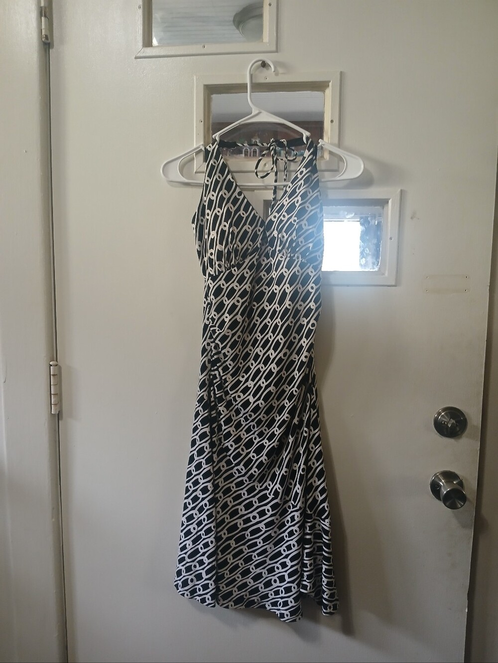 Sleeveless Black & White Chain-Print Wrap Dress